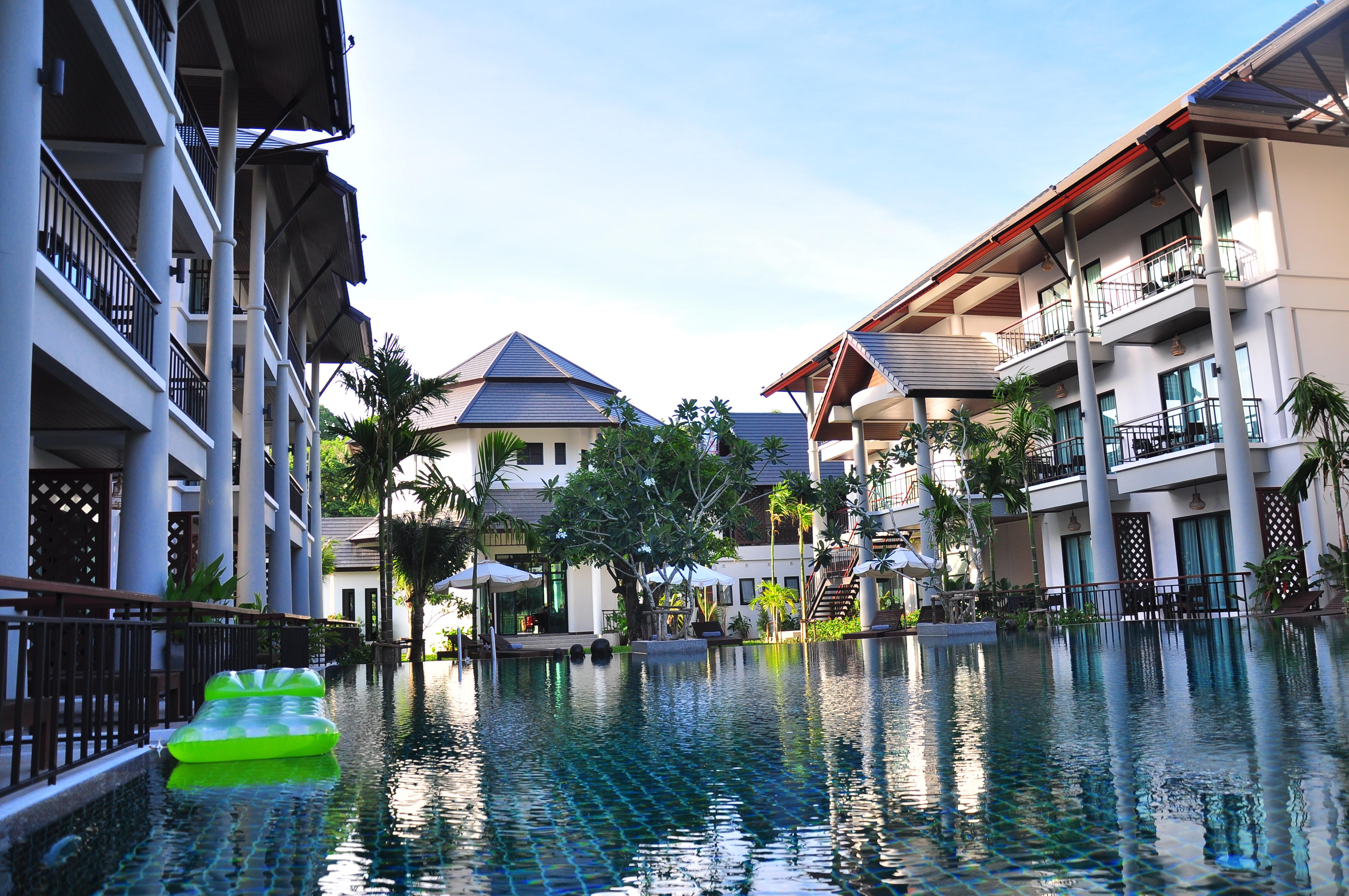 Navatara Phuket Resort Rawai Bagian luar foto