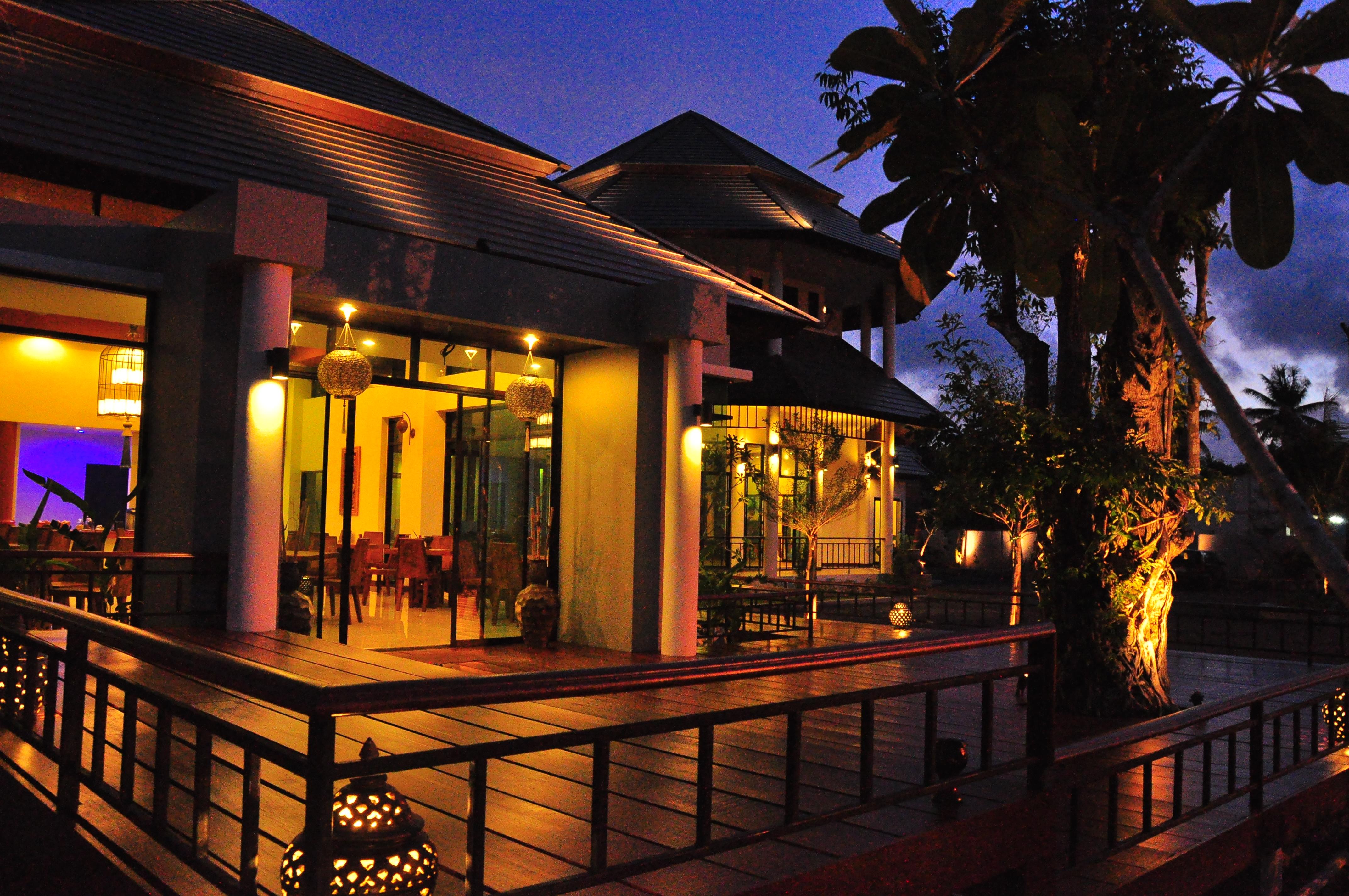Navatara Phuket Resort Rawai Bagian luar foto