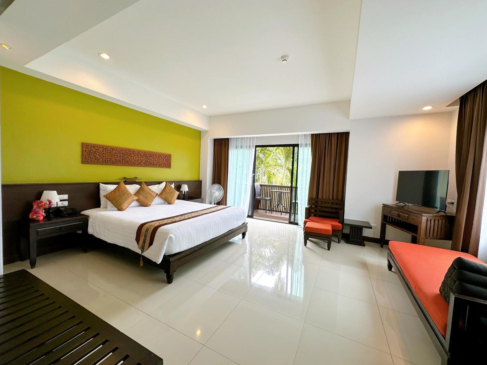 Navatara Phuket Resort Rawai Bagian luar foto