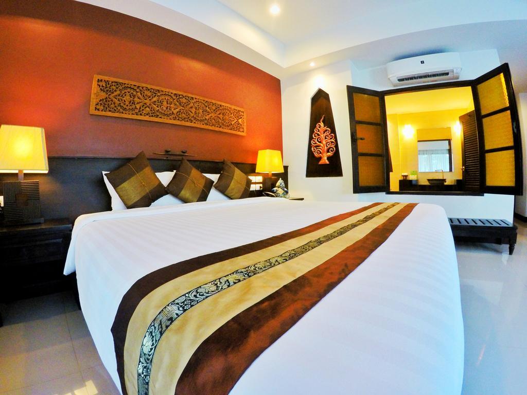 Navatara Phuket Resort Rawai Bagian luar foto