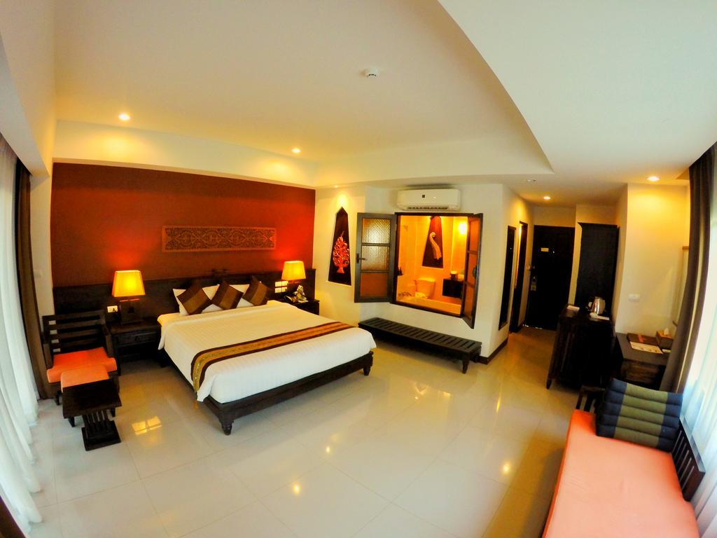 Navatara Phuket Resort Rawai Bagian luar foto